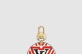[LOUIS VUITTON-루이비통]크래피 일러스트 키 홀더 M69722