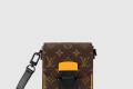 [LOUIS VUITTON-루이비통]S락 버티컬 웨어러블 월릿 M82535