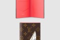 [LOUIS VUITTON-루이비통]여권지갑 M82625
