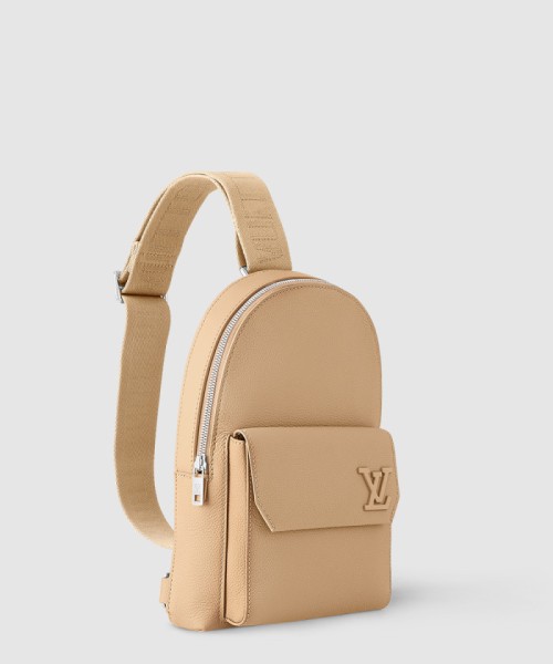 [LOUIS VUITTON-루이비통]파일럿 슬링백 M23765