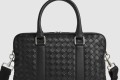 [BOTTEGA-보테가베네타]인트레치아토 슬림 브리프케이스 690702