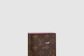 [LOUIS VUITTON-루이비통]모노그램  크리스마스 애니메이션 여권 케이스 M62144
