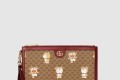 [GUCCI-구찌]GG 슈프림 캔버스 클러치 654503