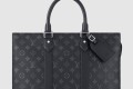 [LOUIS VUITTON-루이비통]삭 플라 호리존탈 지페 M11742