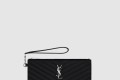 [SAINT LAURENT-생로랑]마틀라세 가죽 소재의 모노그램 파우치 379039